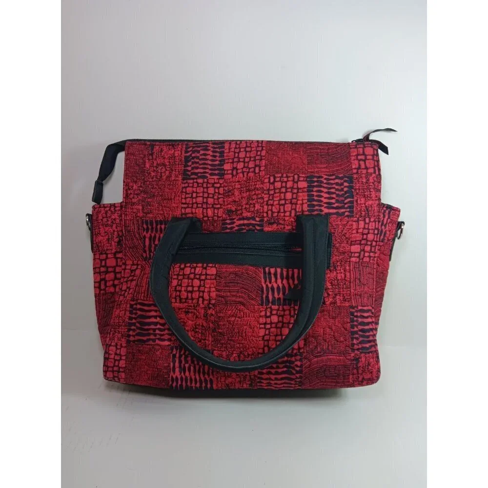 Donna Sharp Red Quilted Patchwork Puzzle Tote Bag Raleigh Leah Patch 12inx15in